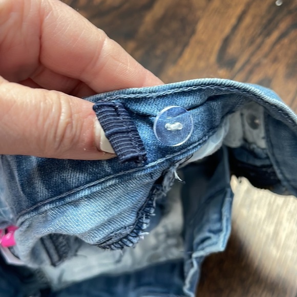 Denim shorts.  See all pics! Girls size 5 and 6.  Two pairs. - Picture 8 of 10